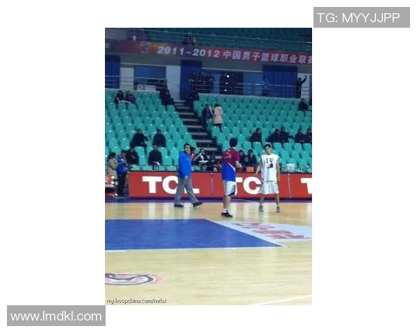 王丽独家分享篮球心得与技巧让你在球场上更加出色的秘诀 王丽独家分享篮球心得与技巧让你在球场上更加出色的秘诀