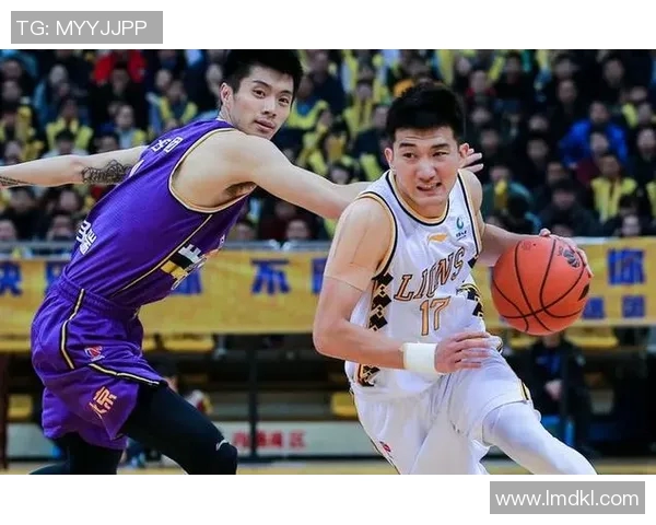 北京足球队以63分稳居挑战赛积分榜首位其他球队紧追不舍