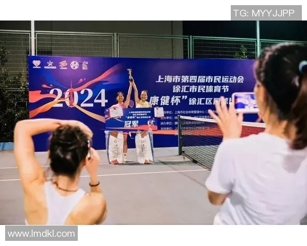 上海网球队的速度与激情:探秘网球运动中的快速反应与战术运用 上海网球队的速度与激情:探秘网球运动中的快速反应与战术运用