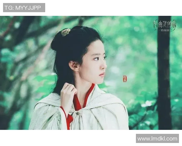 足球明星刘诗诗的传奇人生与赛场背后的故事揭秘