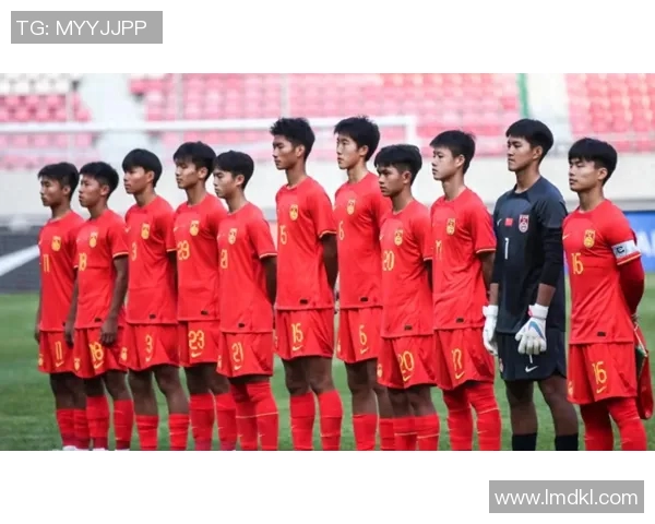 足球明星联手揭晓新赛季合作阵容引发球迷热议 足球明星联手揭晓新赛季合作阵容引发球迷热议