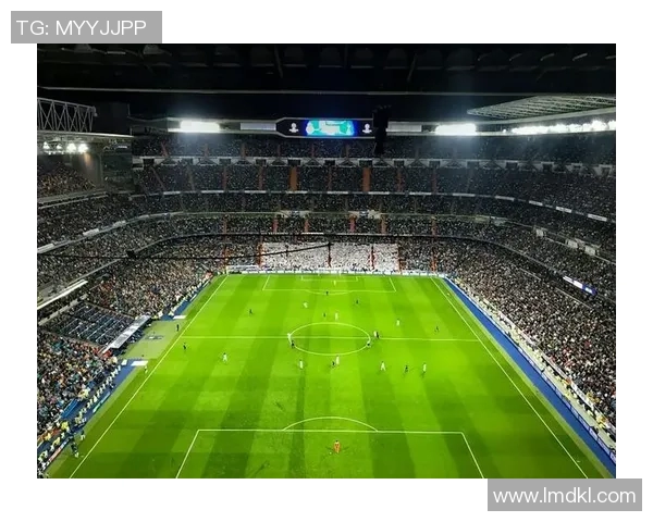 足球明星魅力尽显精美照片壁纸让你随时感受绿茵场上的激情与荣耀 足球明星魅力尽显精美照片壁纸让你随时感受绿茵场上的激情与荣耀